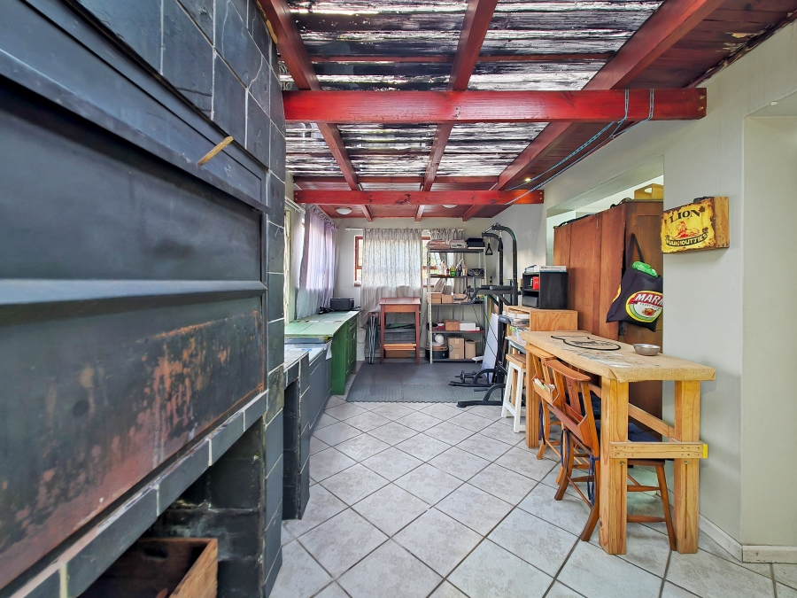 4 Bedroom Property for Sale in Sunridge Western Cape